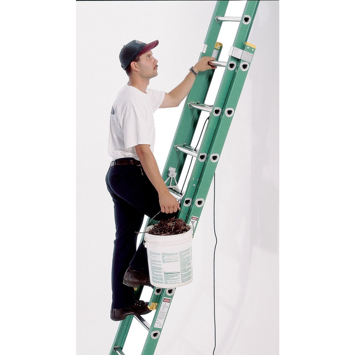 16 ft fiberglass ladder deals